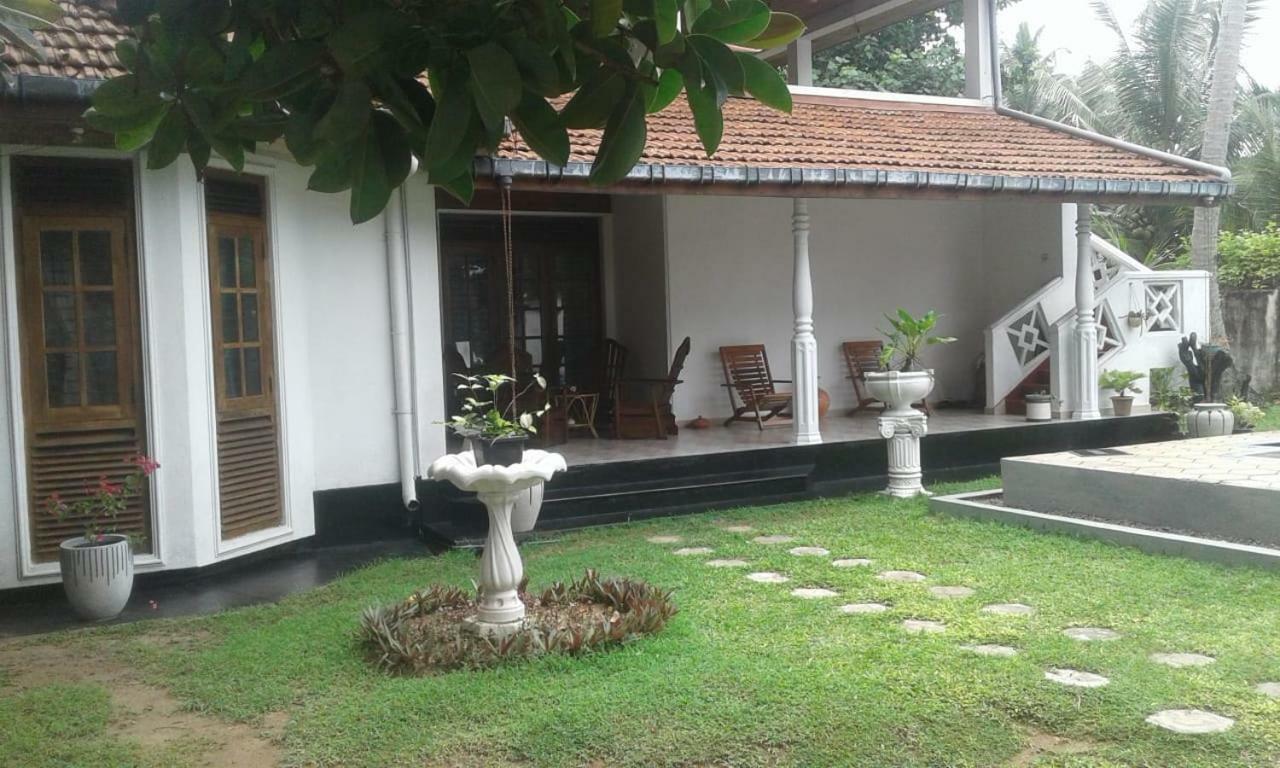 Villa Sea Sprays Hikkaduwa Dış mekan fotoğraf